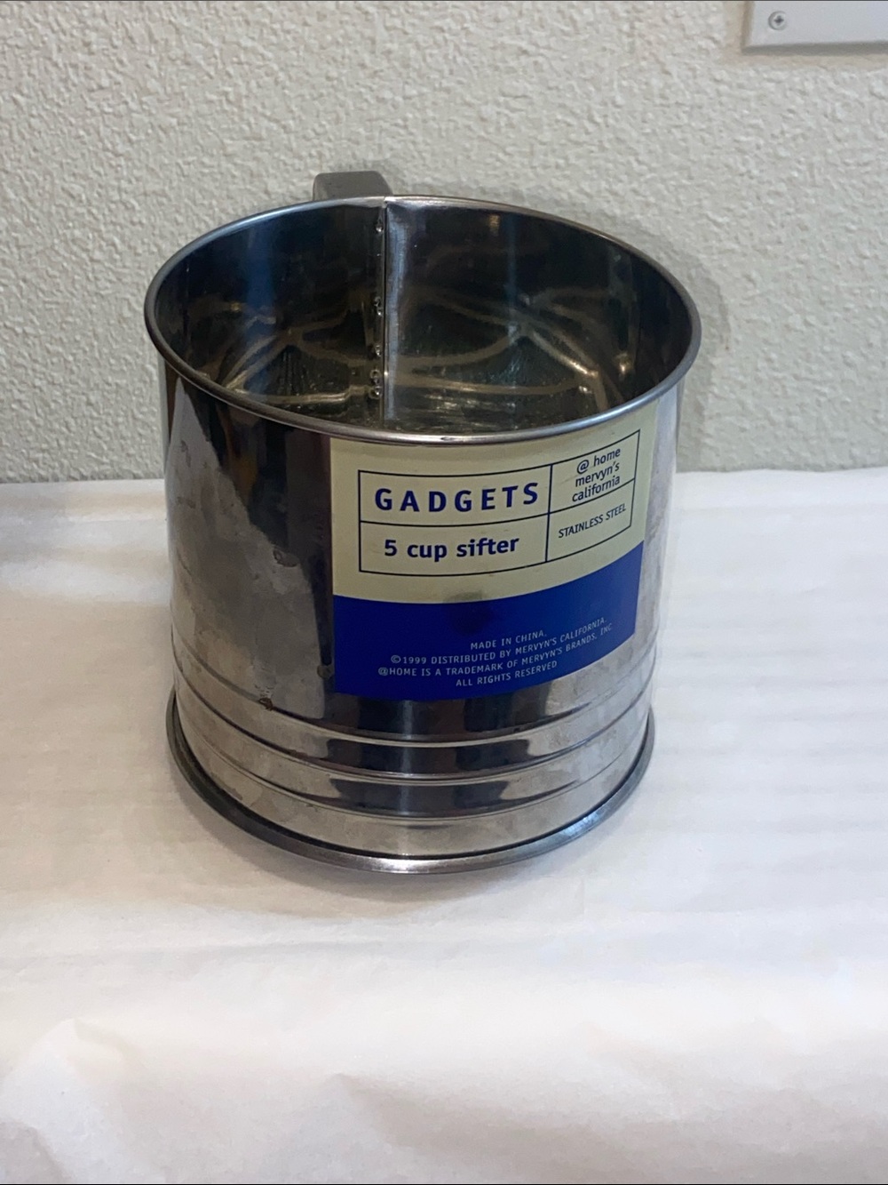 GADGETS 5-Cup Stainless Steel Sifter - Polished Silver